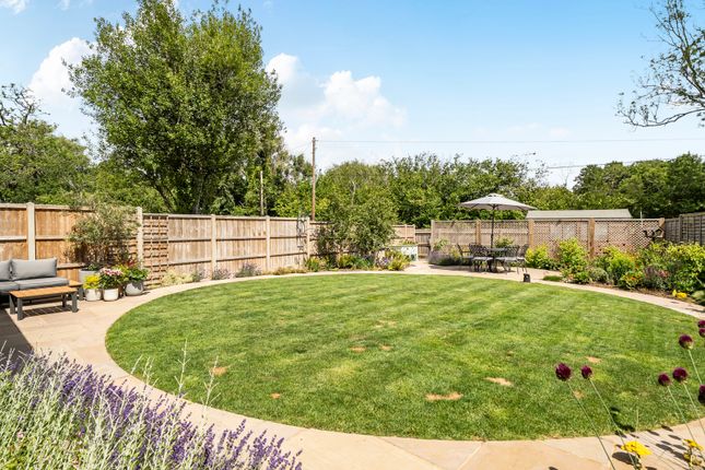 20, Weyburn Lane, Elstead photo 2