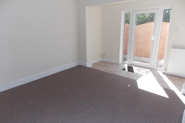 Flat 4, 2, May Street, Derbyshire photo 2