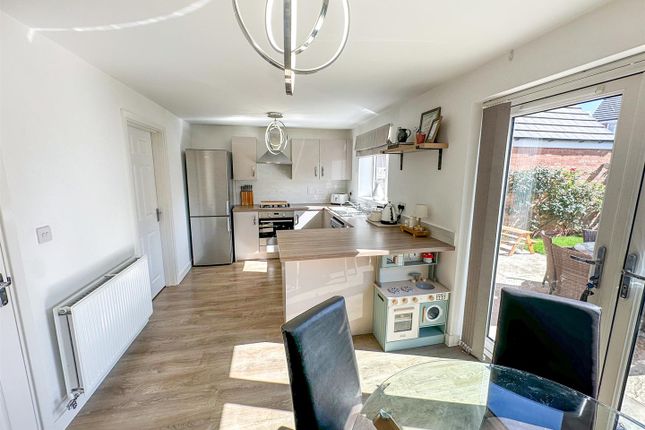 50, Bowman Road, Corby photo 3