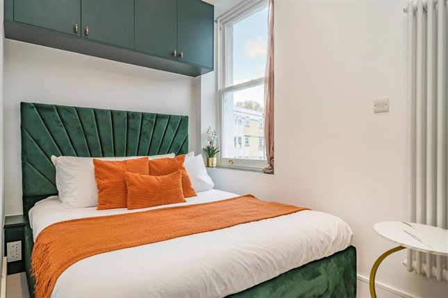 Flat D, 24, Finborough Road, London photo 4