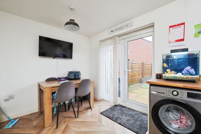 43, Lovesey Avenue, Nottingham photo 4