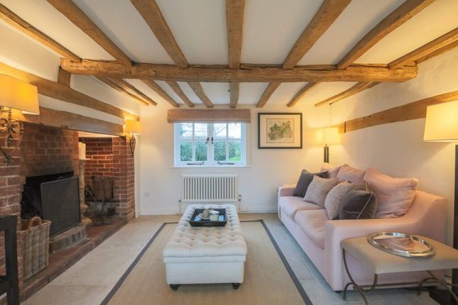 Cottage to rent in Knowle Lane, Cranleigh