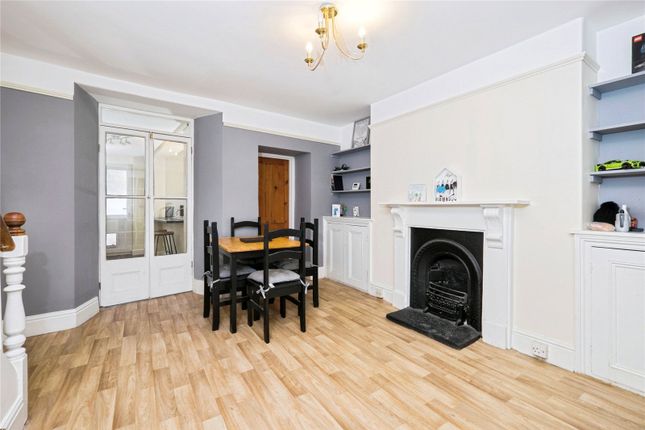 2, Canfield Place, Redruth photo 3