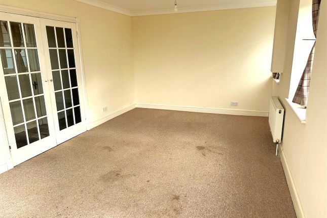 2, Burghley House, Rockingham Road, Cottingham photo 4