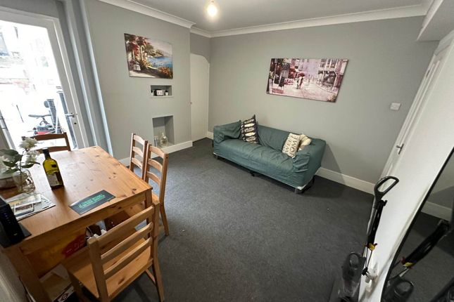 Room to rent in Rupert Road, Guildford, Guildford