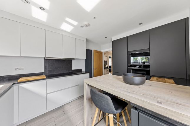 3 Cotswold Gardens, Warrington photo 3
