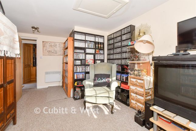 93, Comptons Lane, Horsham photo 4