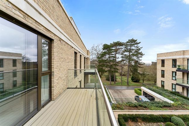 2-bed flat on 19 Bruton House, £595,000