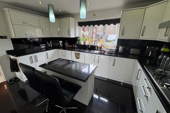 6, The Pickerings, Bradford photo 5