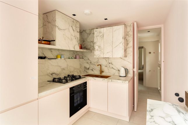 Flat 1, 7, Holland Park Avenue, Holland Park photo 4