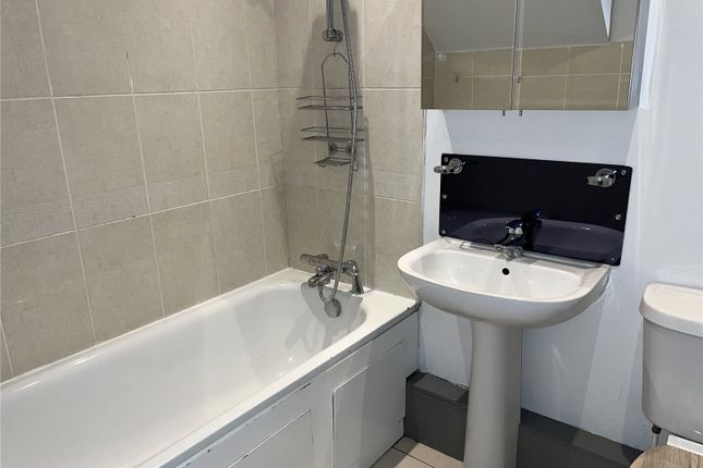 Property photo 8 of 14. Picture No. 23