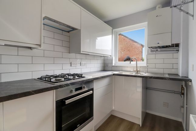 23, Ashbury Crescent, Guildford photo 4