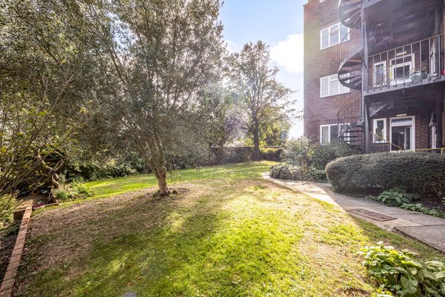 Flat 58, Fairways Dyke Road, Brighton photo 2