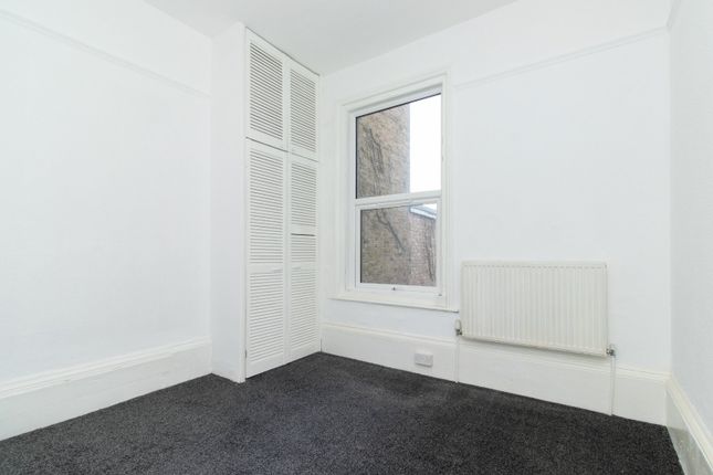 Flat 2, 14, Godwin Road, Cliftonville photo 4