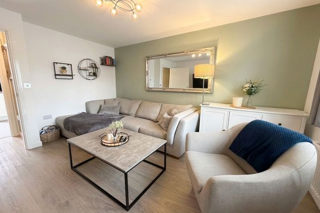 4 Jameston Close, Grantham photo 2