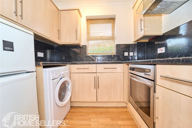 18, Parker Walk, Buckinghamshire photo 3
