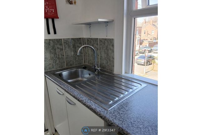 Flat, Cross Street, Wrexham photo 3