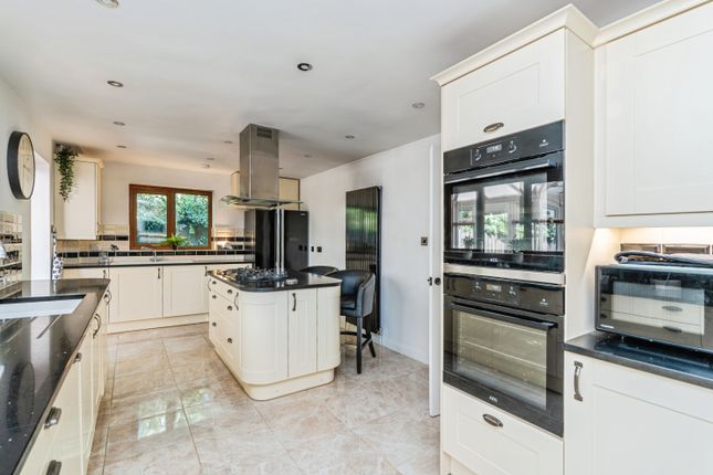 Tudor Cottage, Lime Kiln Lane, Southampton photo 3