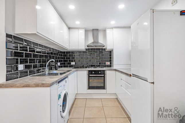 Flat for sale in Constable Court, Bermondsey