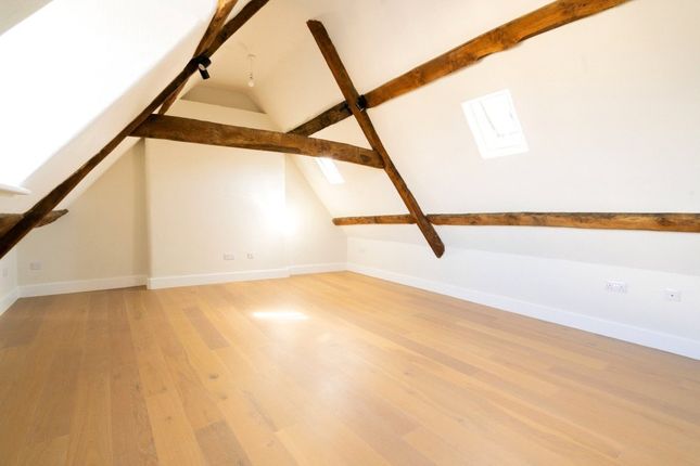 Flat for sale in Flat 3, Hitchmans Mews, 2A West Street, Chipping Norton, Oxfordshire