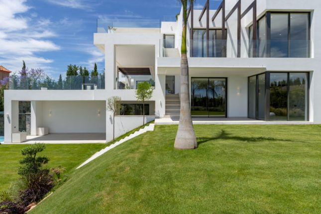 Property for sale in 16. El Lago De Los Flamingos, 29679 Benahavís, Málaga, Spain
