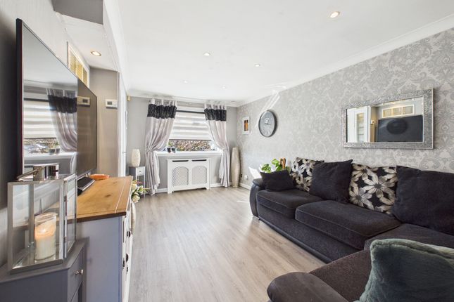 10 Ardargie Drive, Glasgow photo 2