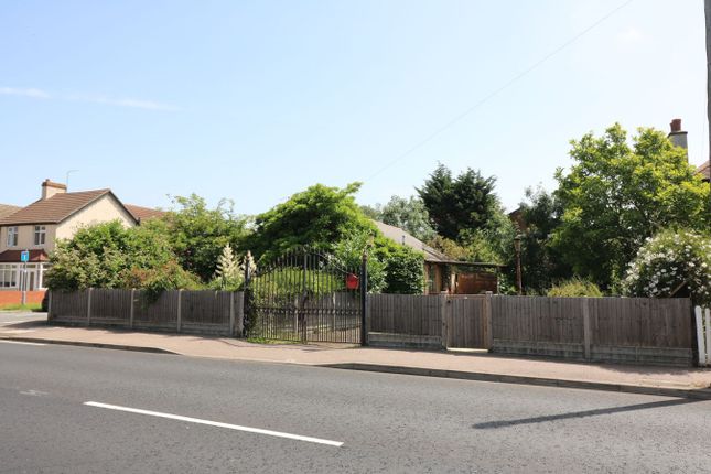 Thumbnail Detached bungalow to rent in Churchgate Road, Cheshunt