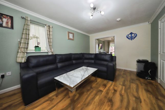 15, Hendon Avenue, West Midlands photo 3
