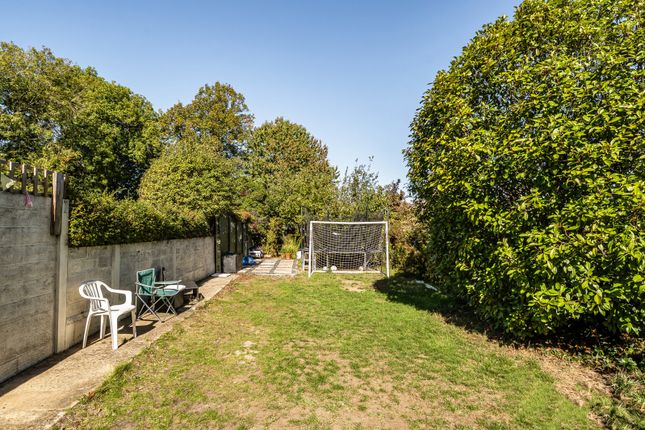 16, Winton Drive, Rickmansworth photo 4
