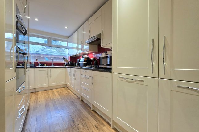 90, Kingsway, West Wickham photo 2