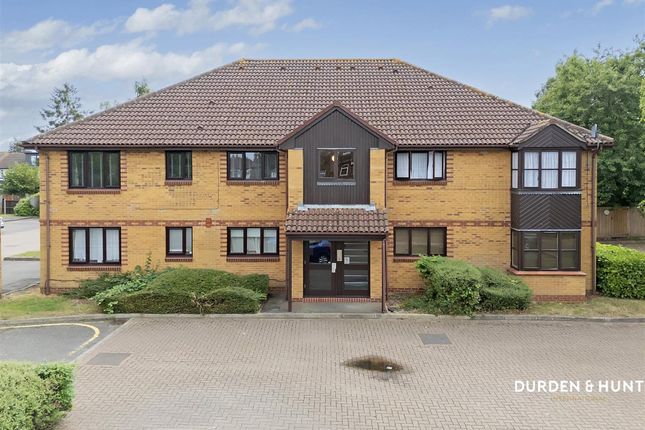 1-bed flat on 31 Holland Close, Romford, £210,000