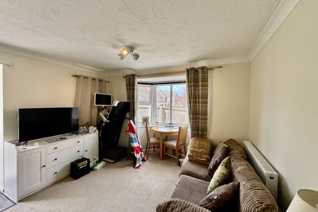 27 Woodsage Drive, GILLINGHAM photo 4