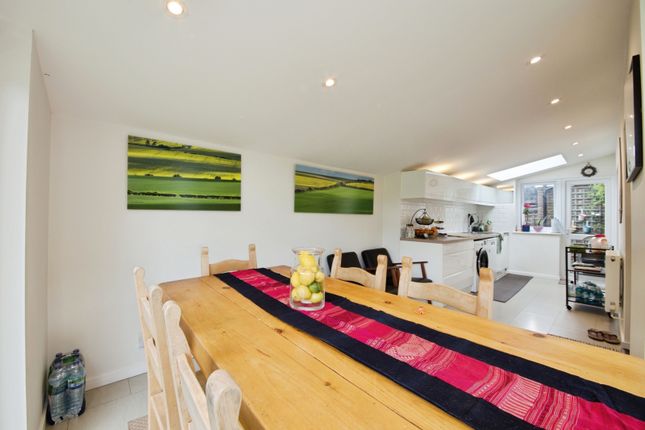 172a,, South Lodge Drive, London photo 4
