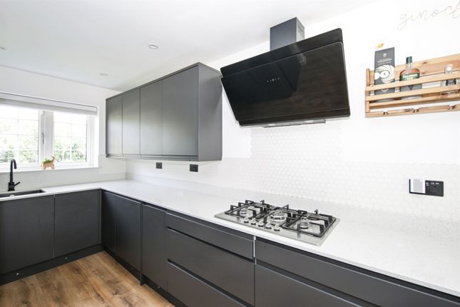 5, Oak Tree Close, Kenilworth photo 4