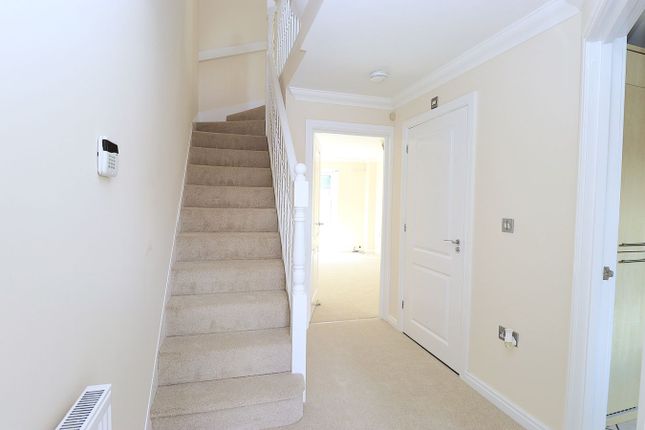 19, Glenwood Court, Farnborough photo 4