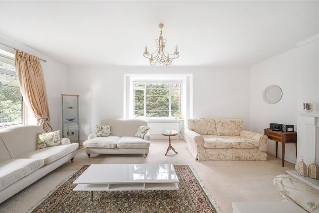 Flat 3 Chivelston, 78, Wimbledon Park Side, London photo 4