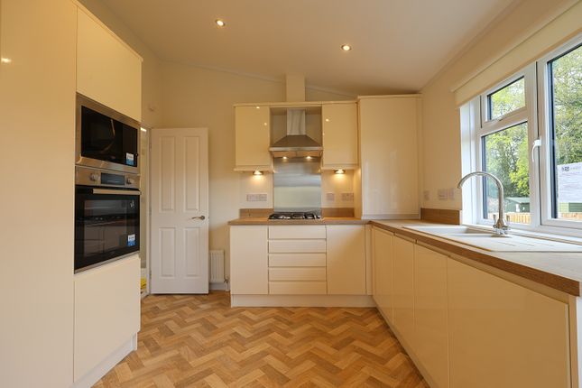 4, Woodlands Drive, Kings Langley photo 2