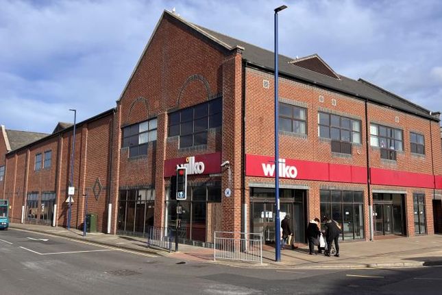 Retail premises to let in 81, High Street, Redcar