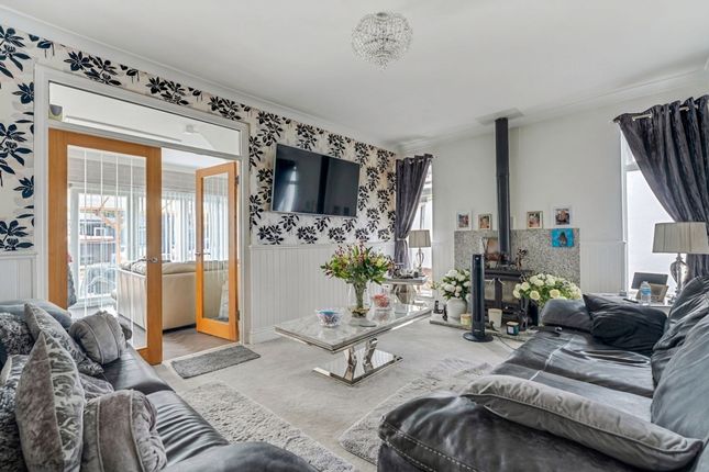 8 Charminster Road, Worcester Park photo 4