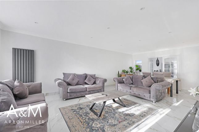379, Clayhall Avenue, Clayhall photo 2