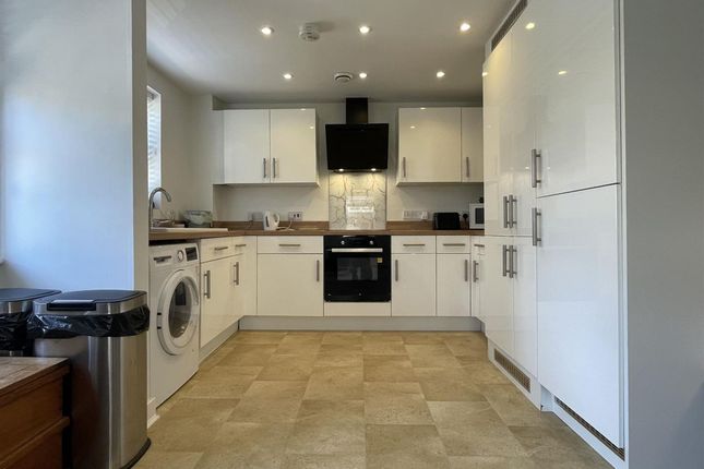34 Corallian Court Kirtleton Avenue, Weymouth photo 4