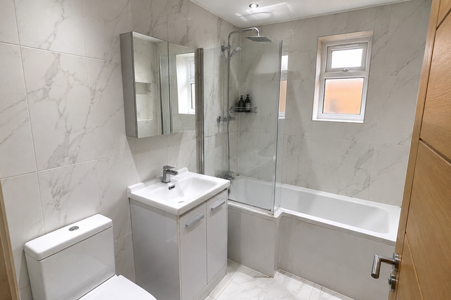 12 Dormans Court, Epsom photo 4