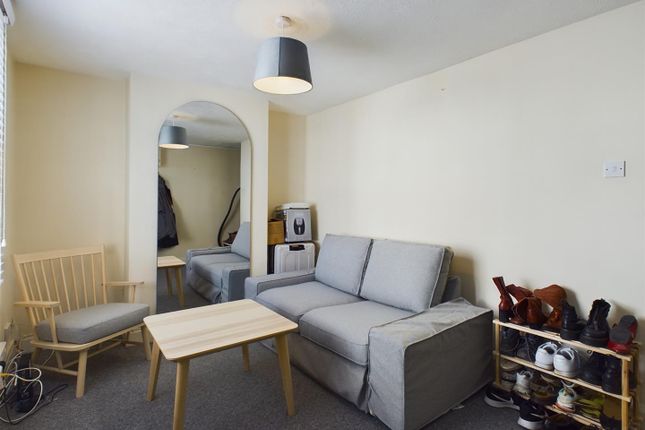 Terraced house to rent in Crown Street, Brighton