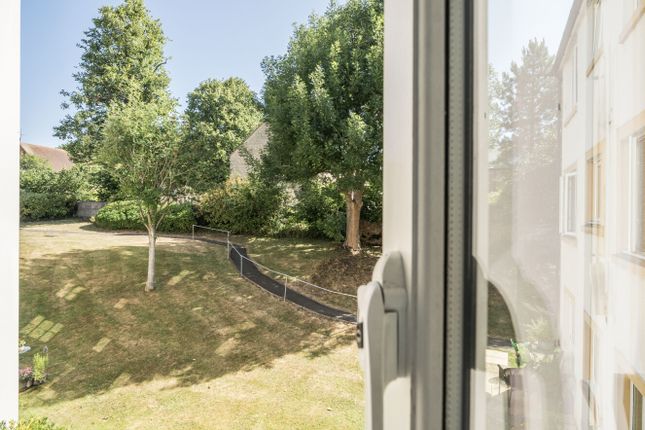 Flat 24, Dove Court,, Swan Lane, Oxfordshire photo 2