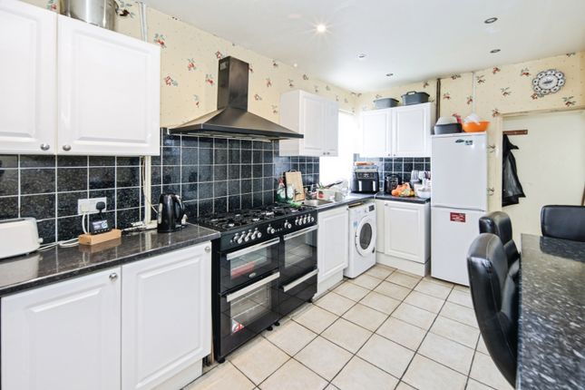 31, York Avenue, Warwickshire photo 3