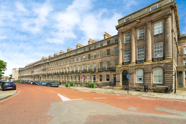 Flat 2, 2, Hamilton Square, BIRKENHEAD photo 2