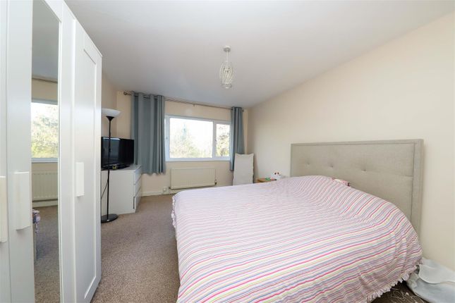 9, Ashburton Court, Pinner photo 4