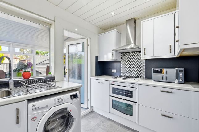 47, Mill Road, Irvine photo 3