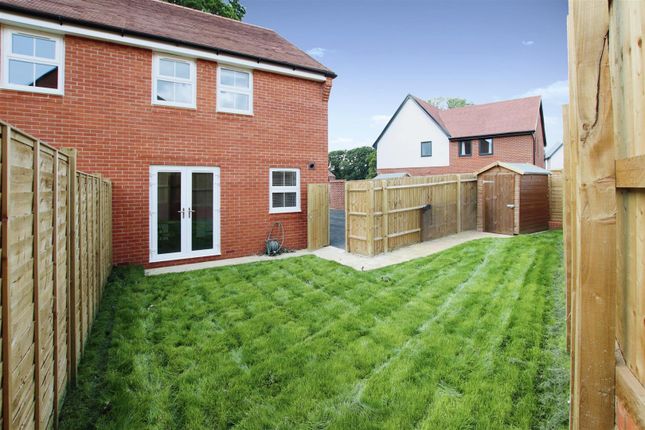 Semi-detached house to rent in Tanners Brook Close, Curbridge