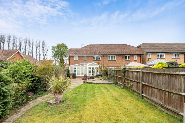 8 Lapwing Way, Abbots Langley photo 4